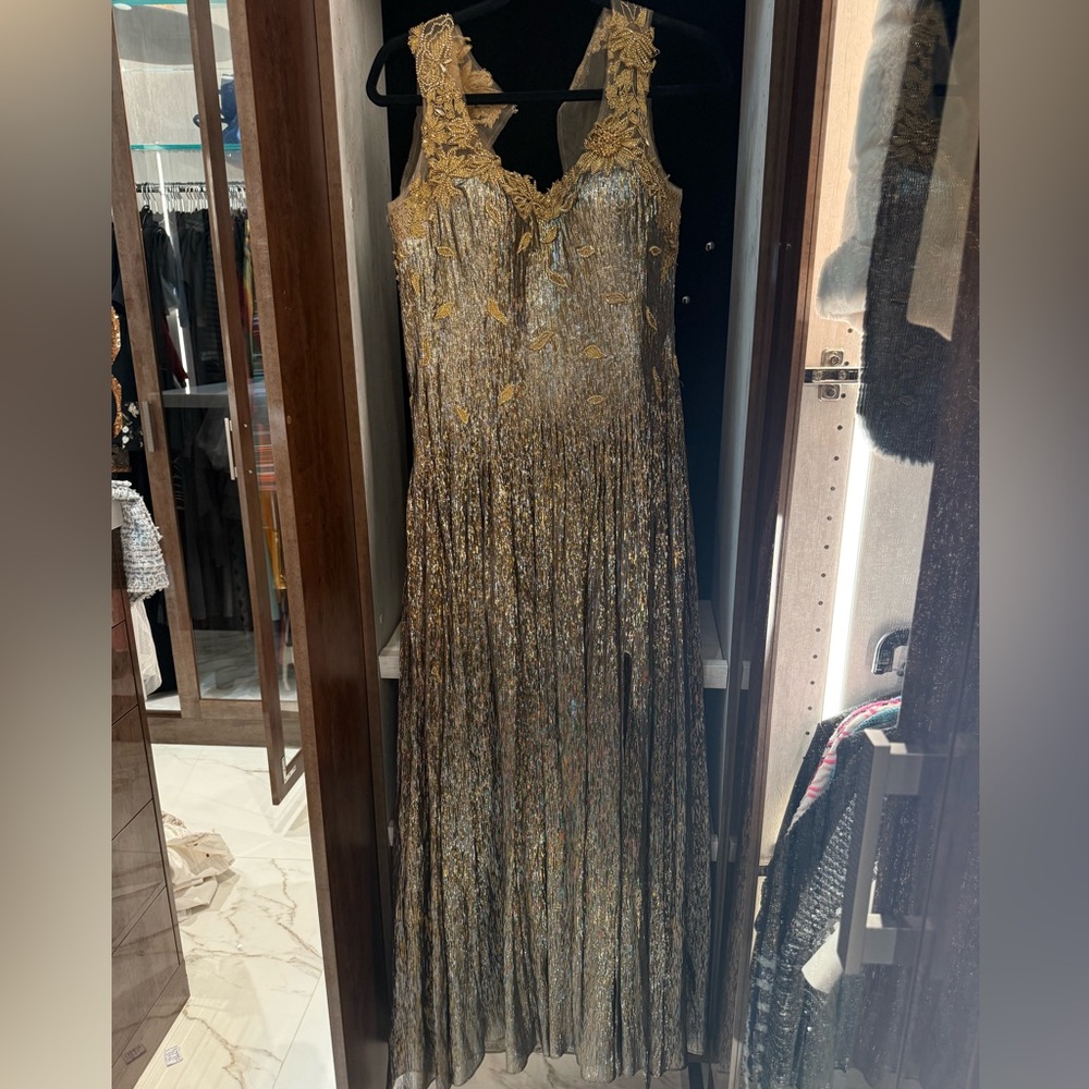 Oscar de la renta crystal embellished gold evening gown